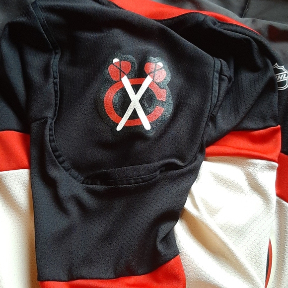 Chicago Blackhawks Retro Jersey - Picture 5 of 7